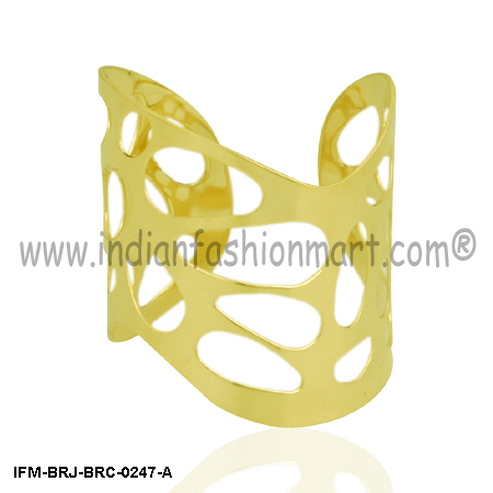 ऐमारैंथिन वर्व - रिस्ट कफ जेंडर: महिलाएं