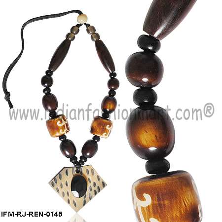 ट्राइबल ह्यूज़-रेज़िन नेकलेस लिंग: महिलाएं