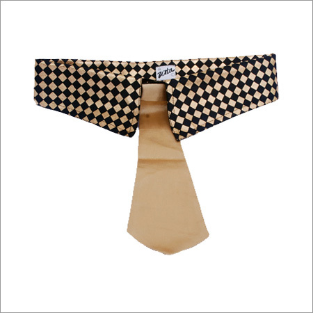 टाई के साथ कॉलर