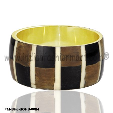 ब्लैक बेज वैलेंट क्वाड्स - हॉर्न बैंगल