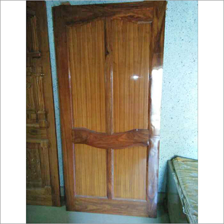 लकड़ी का दरवाजा