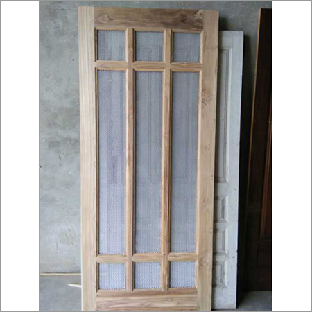 लकड़ी का दरवाजा