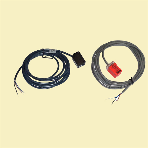 Mini Photo Sensor Input: 10-30 Vdc