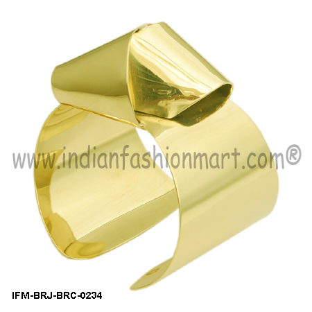 फोल्ड्स ऑफ़ ग्लैमर - रिस्ट कफ जेंडर: महिलाएं