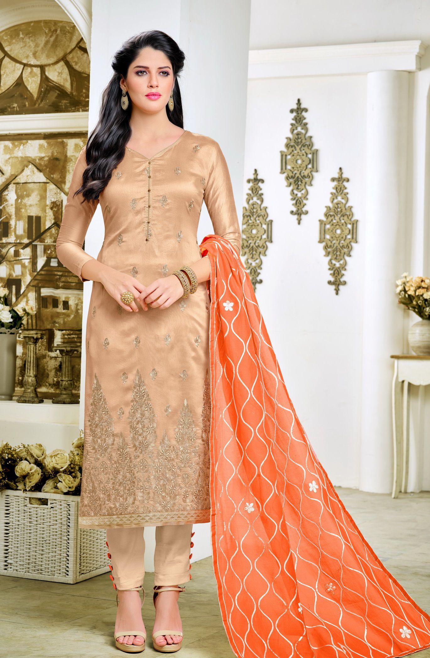 Ladies Salwar Kameez Size: Customized
