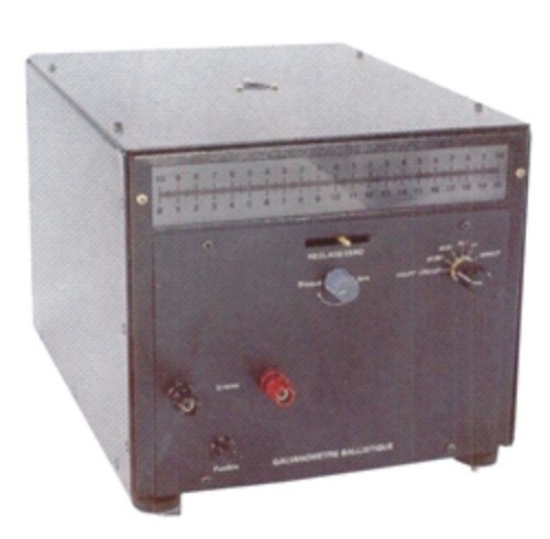 BELLISTIC GALVANOMETER - Metal Design, Dimensions: 0-20cm Scale, Coil Resistance: 200Amp, Sensitivity: >60mm/µC | Lab Use, Adjustable Light Spot, Leveling Screws