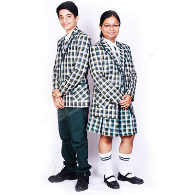 लड़कियों का स्कूल यूनिफार्म