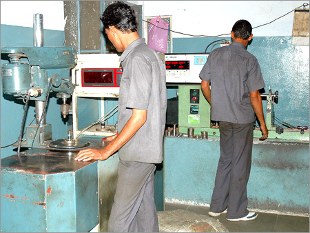 Vertical Balancing Machine