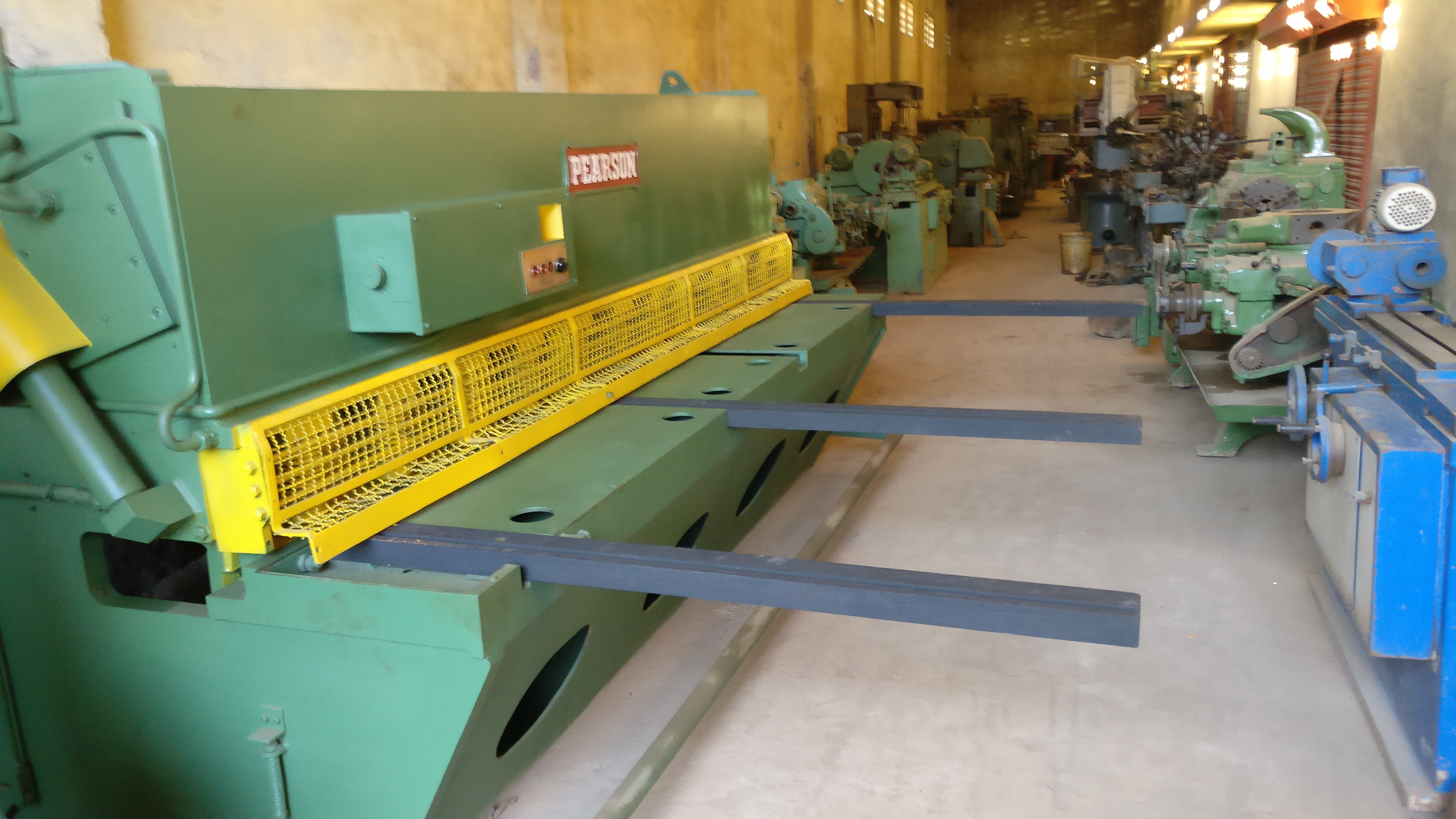 Used Shearing Machine - 3200mm Length, 12mm (Ms) & 6mm (Ss) Capacity | Steel, Hydraulic, Excellent Condition