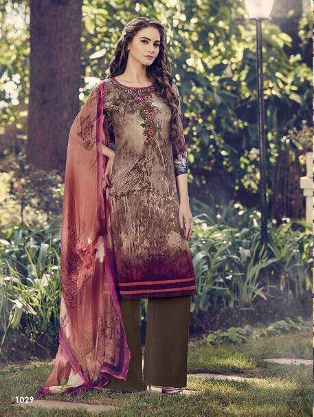Pakistani Crepe Salwar Kameez Size: Customized