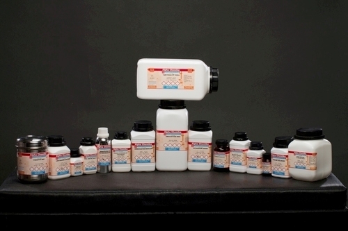 1-3-5-ट्रायोक्सेन (मेटाफॉर्मलडिहाइड ट्रायोक्सिमिथिलीन) कैस नंबर: 110-88-3