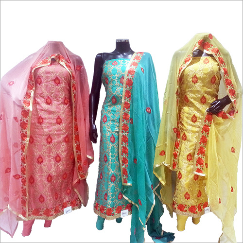 डिजाइनर हैवी कढ़ाई वाला सूट