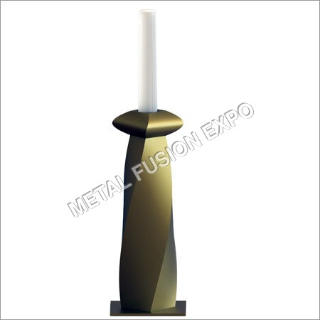 मोमबत्ती धारक आयताकार डिज़ाइन घुमावदार और पतला