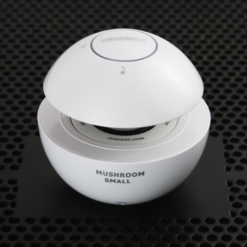 हल्के मशरूम स्पीकर