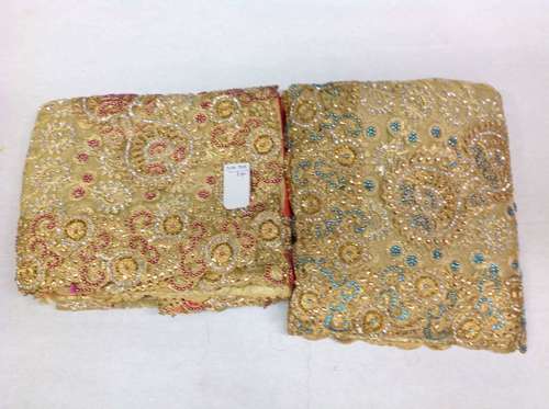 गहन मनके वाली दुल्हन की साड़ी