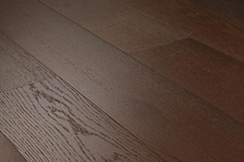 इंजीनियर्ड लकड़ी के फर्श