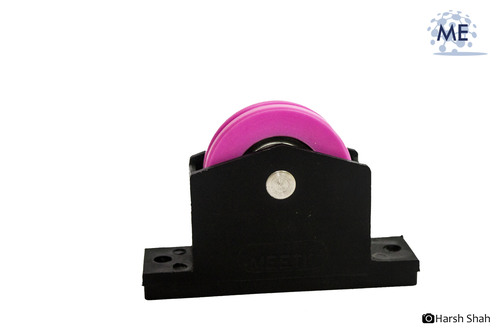 Sound proof window roller