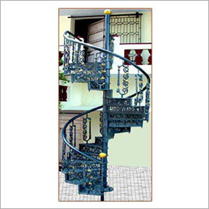 ग्लास स्पाइरल सीढ़ी