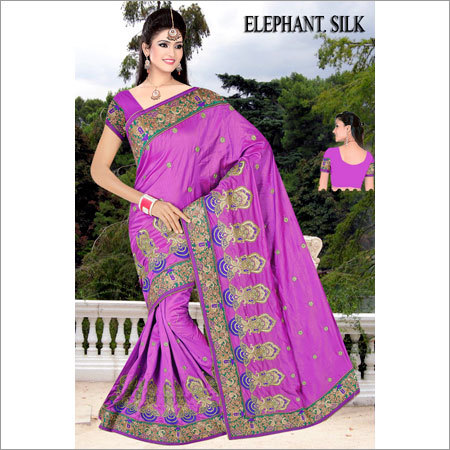 महिलाओं की ब्राइडल पार्टी वियर साड़ी