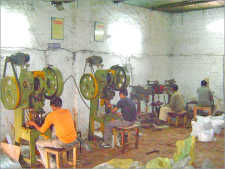 उपकरण कक्ष और गुणवत्ता नियंत्रण