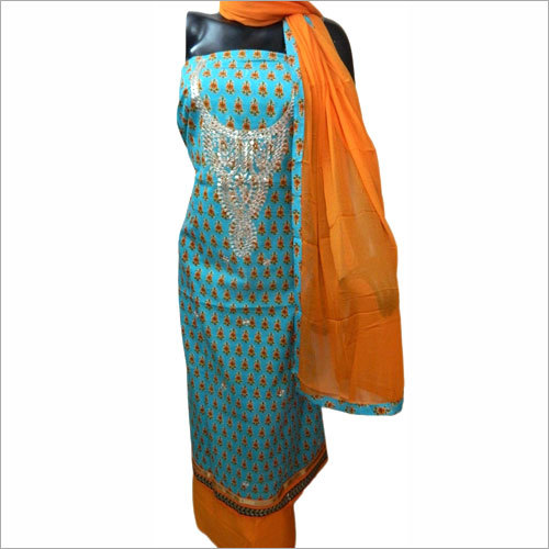 महिलाओं के फैंसी अनस्टिच्ड सूट