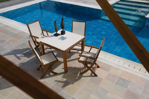 Aluminum Attractive Dinning Table