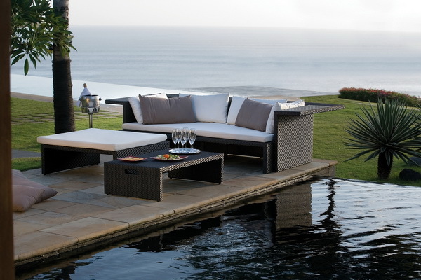 Aluminum Attractive Dinning Table