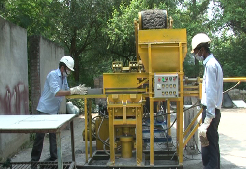 स्वचालित फ्लाई ऐश ब्लॉक बनाने की मशीन
