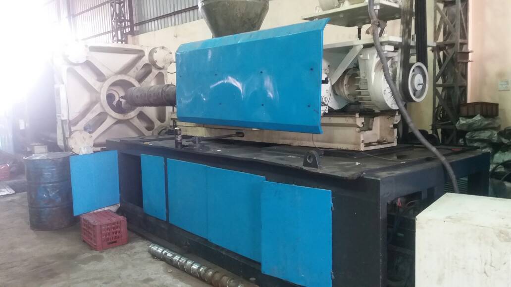 White Used Fully Automatic Injection Moulding Machine