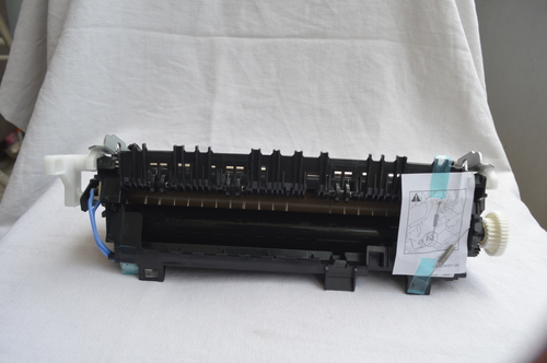 BROTHER, HP LASER FUSER UNIT का उपयोग लेज़र प्रिंटर में उच्च गुणवत्ता वाले प्रिंटिंग परिणाम प्राप्त करने के लिए किया जाता है। यह फ्यूज़र यूनिट गर्मी और दबाव का उपयोग करके प्रिंटिंग प्रक्रिया को पूरा करती है।