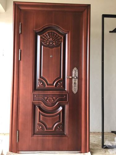 धातु के दरवाजे