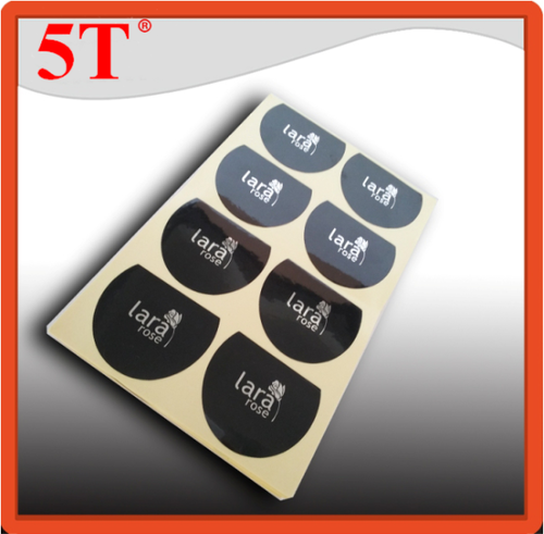 संक्षिप्त डिज़ाइन के साथ इत्र बोतल लेबल