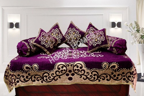 पॉलिएस्टर केसी पर्पल फ्लोरल दीवान सेट