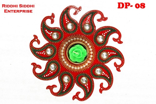 लाल और हरे रंग की दिवाली दीया प्लैटर