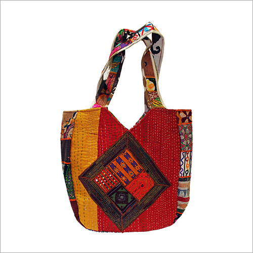 कढ़ाईदार बंजारा बैग