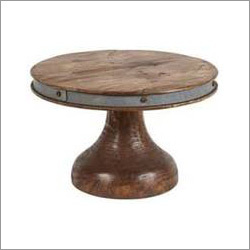 लकड़ी के केक स्टैंड