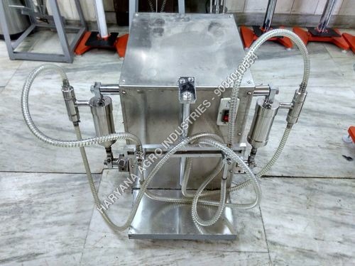 स्वचालित तरल भरने की मशीन