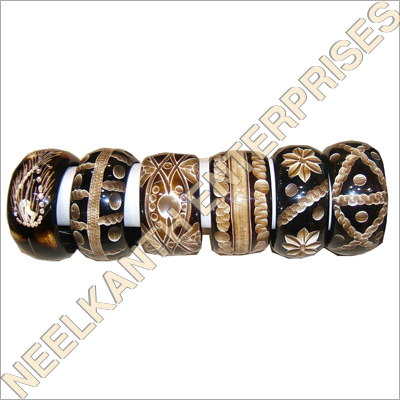 प्राचीन रेजिन की चूड़ियाँ