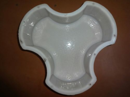 Plastic Moulds Mould Weight: 2-4.5 Kilograms (Kg)