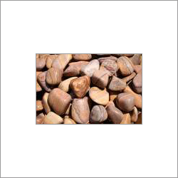 भूमि सुधारने के लिए इस्तेमाल होने वाले छोटे कंकड़