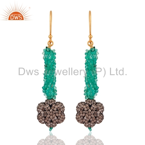 एमराल्ड बीड्स पावे हीरे की बालियां