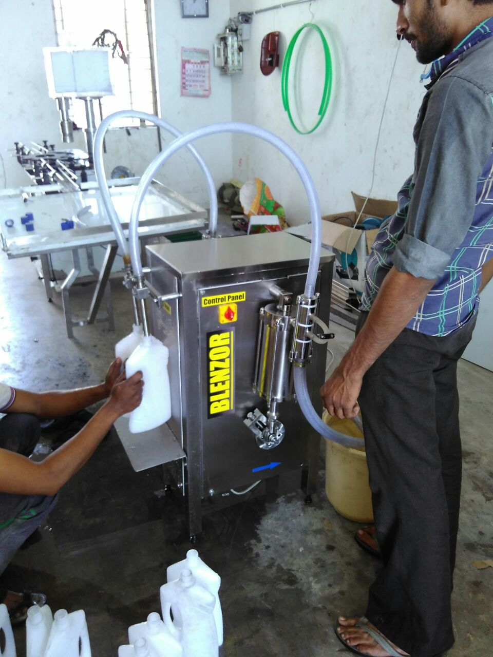 Double Head Volumetric Liquid Filling Machine