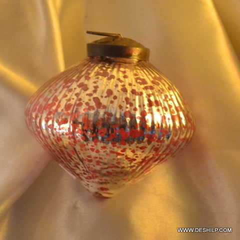 गोल्डन एंड रेड सिल्वर क्रिसमस आभूषण