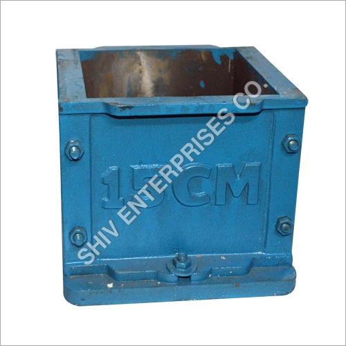 Cube Mould - Cast Iron 150x150x150 mm | Oil-Coated, Corrosion-Resistant, Durable Design with Right Angles