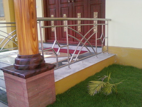 Ss हैंड रेलिंग लकड़ी के साथ