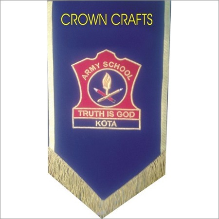 मल्टीकलर कशीदाकारी बैनर फ्लैग