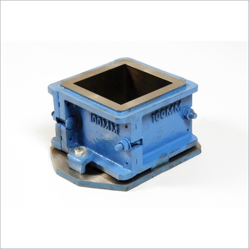 चार भागों वाले क्यूब मोल्ड्स