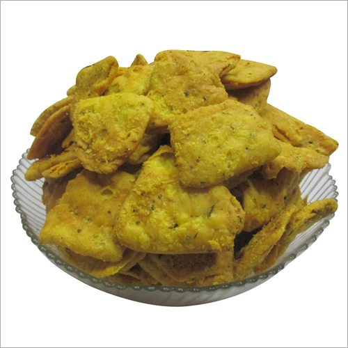 मेथी पुरी ट्रिपल