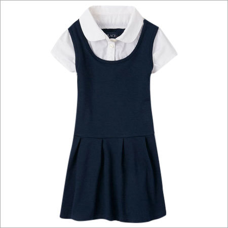 लड़कियों का स्कूल यूनिफॉर्म