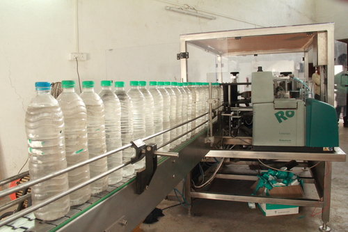 स्वचालित गम स्प्रे Bopp लेबलिंग मशीन